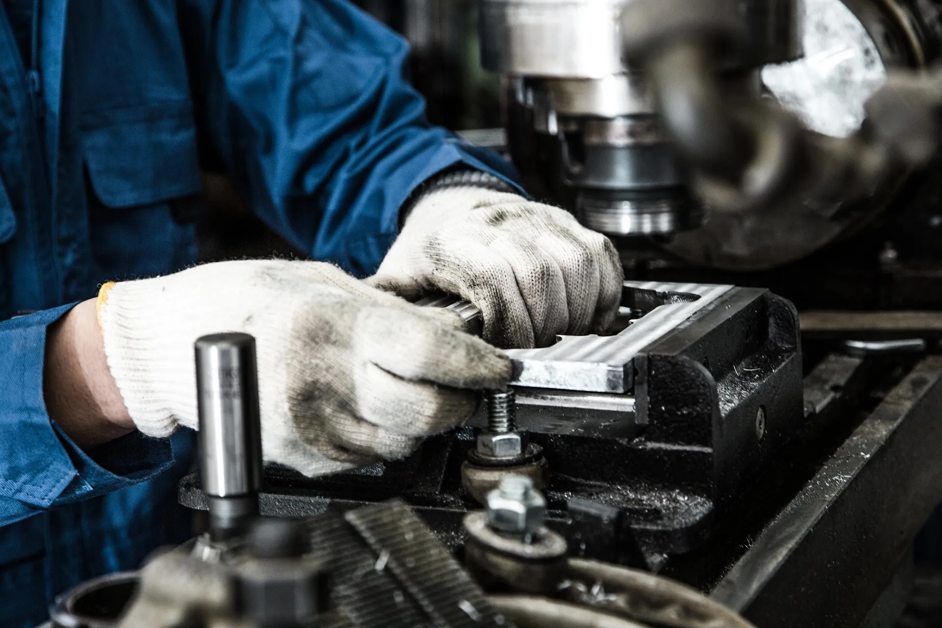 新里機工株式会社